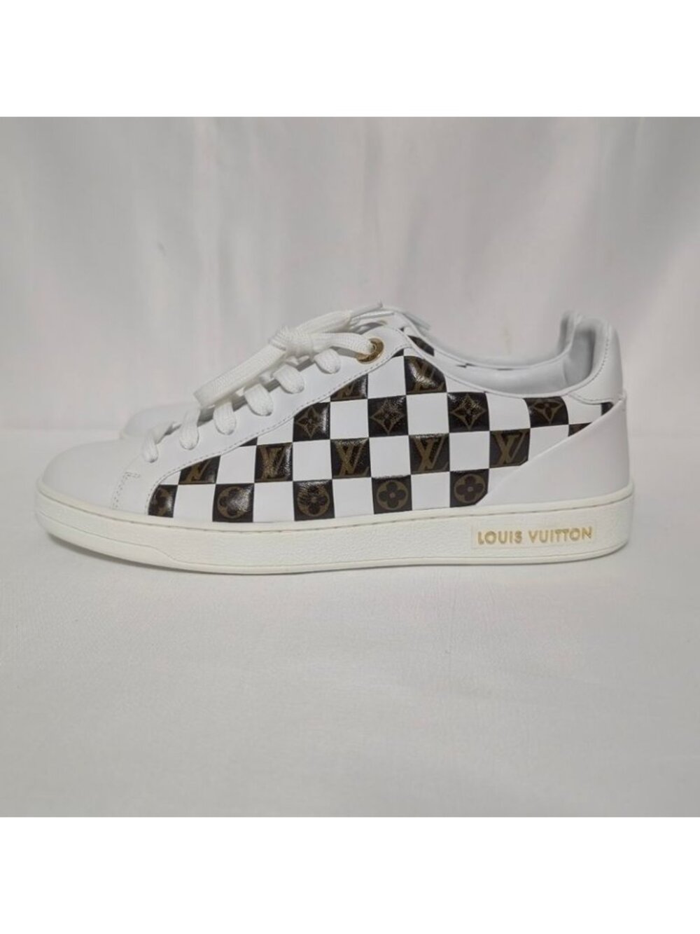 Louis Vuitton Front Row Sneaker - Picture 3 of 10